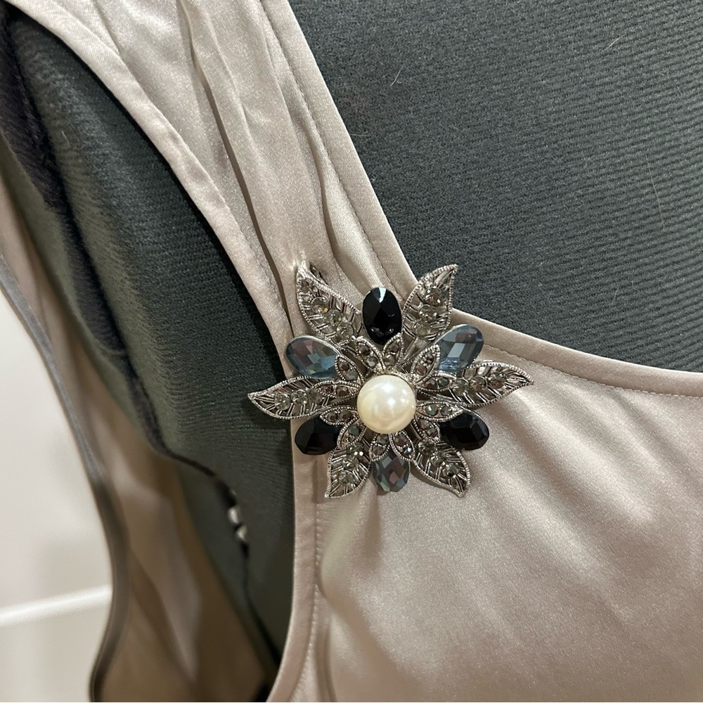 Silver Tone and Black Whimsygoth Floral Brooch / pendant